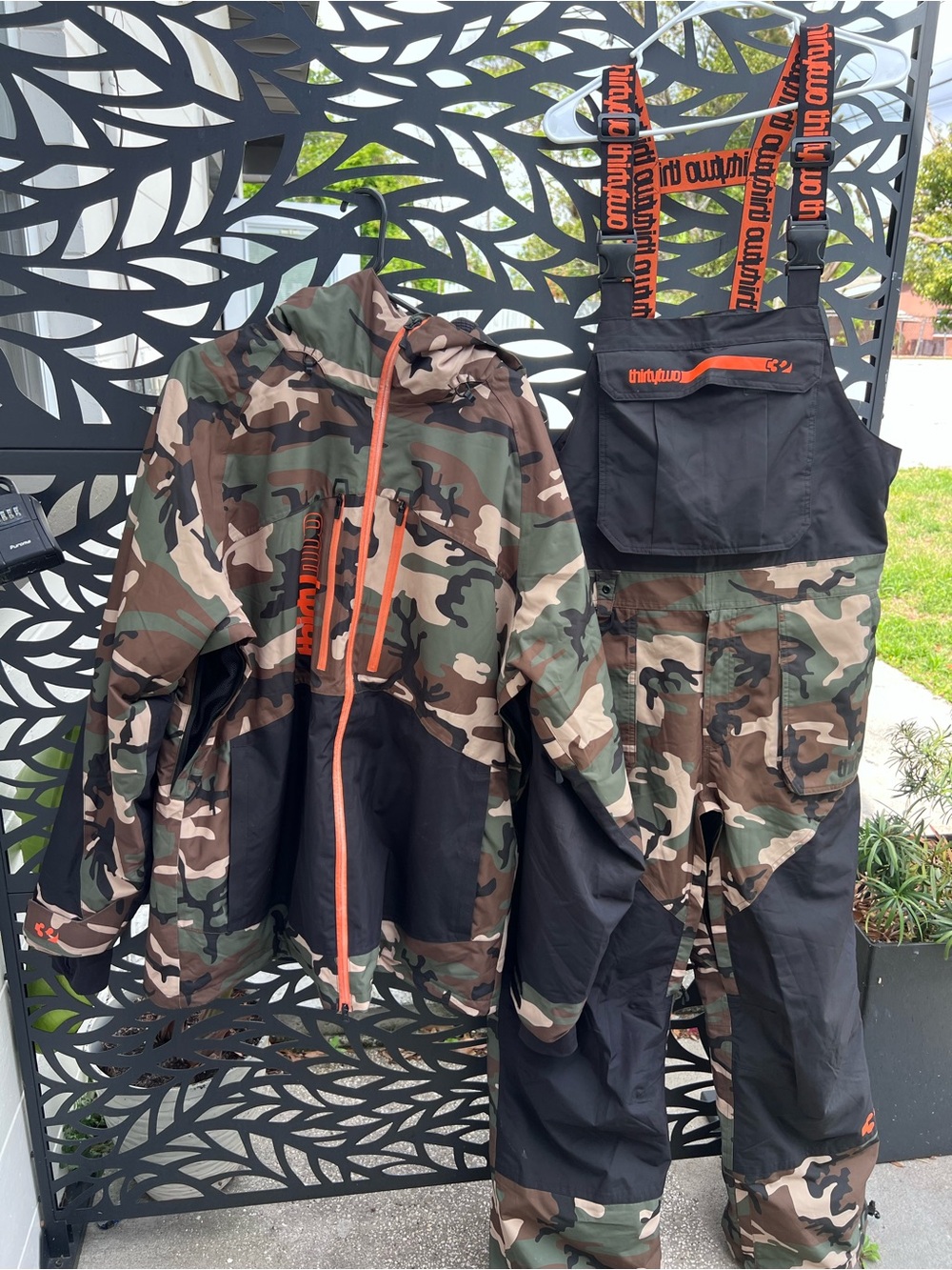 Thirty two men’s camo winter ski snowboarding jacket bib set XL